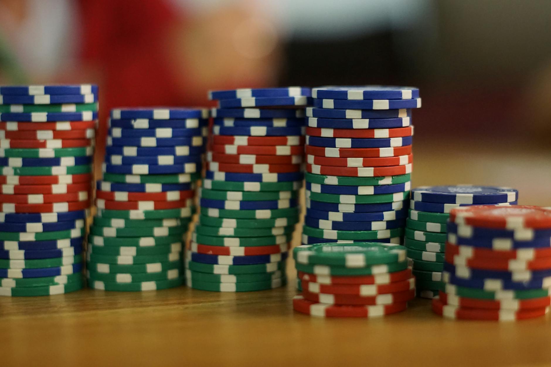 Short Stack Strategy: Como Jogar com Poucas Fichas e Maximizar Suas Chances no Poker